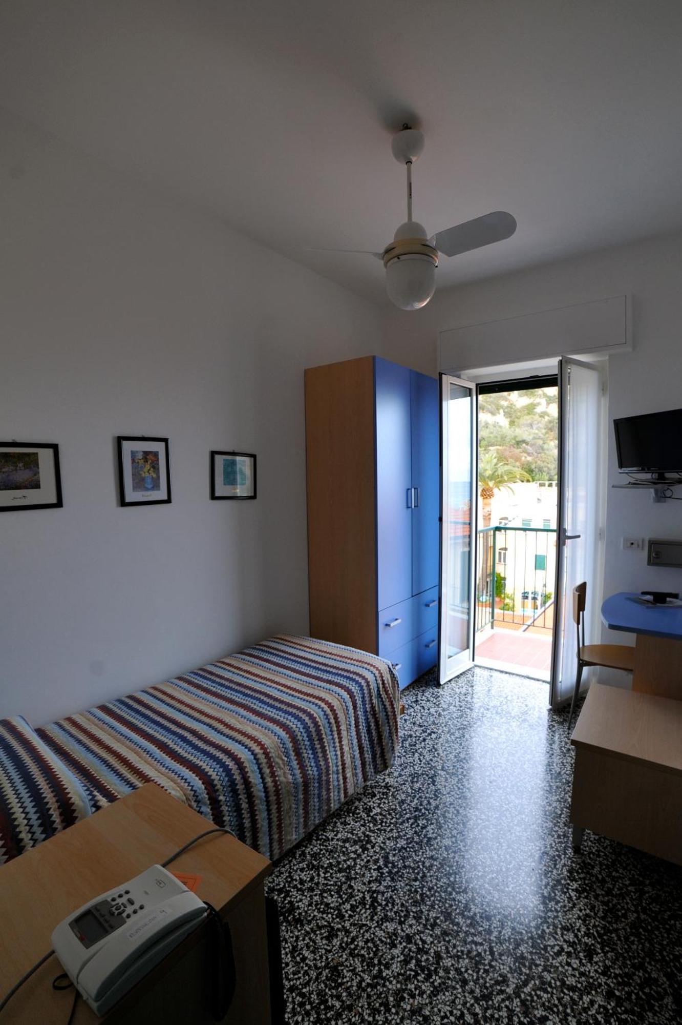 Hotel Al Capo Varigotti Bagian luar foto