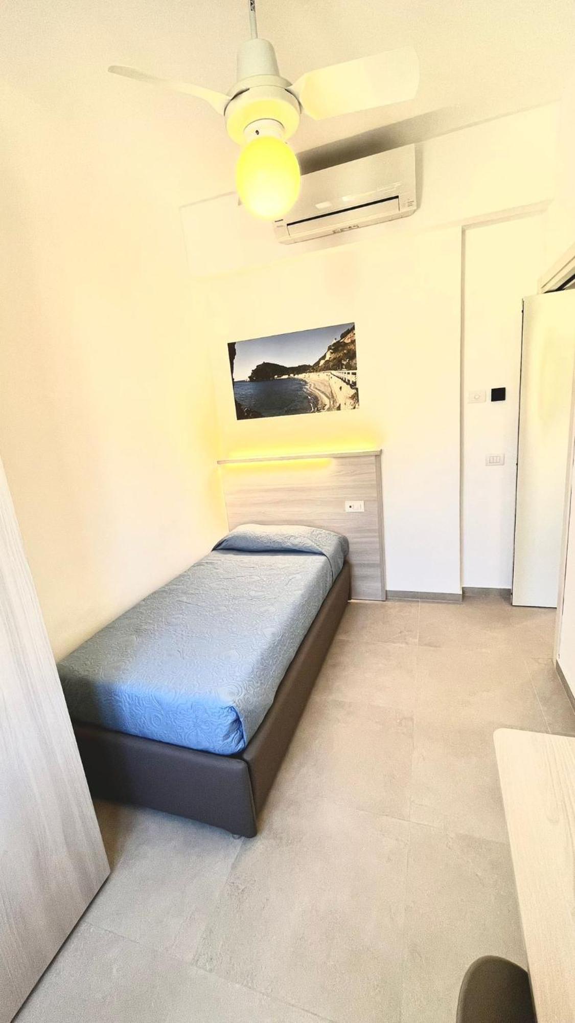 Hotel Al Capo Varigotti Bagian luar foto
