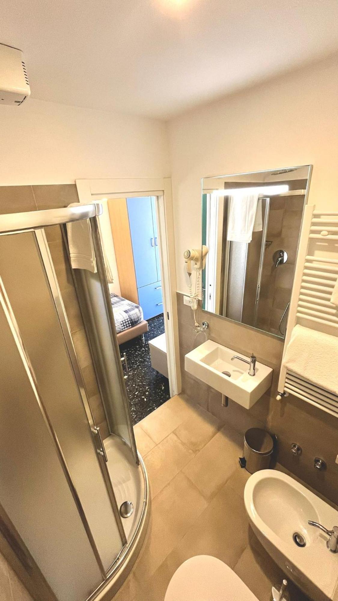 Hotel Al Capo Varigotti Bagian luar foto