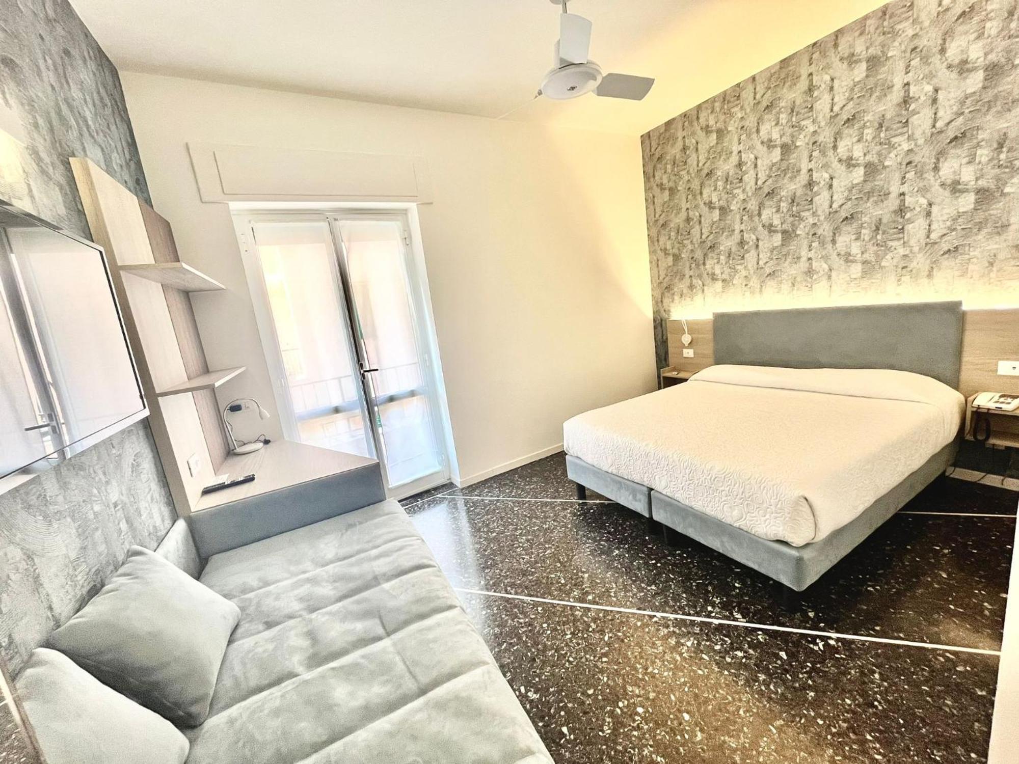 Hotel Al Capo Varigotti Bagian luar foto