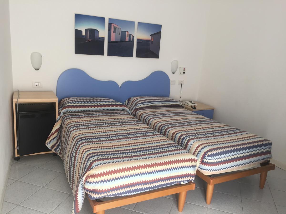 Hotel Al Capo Varigotti Bagian luar foto