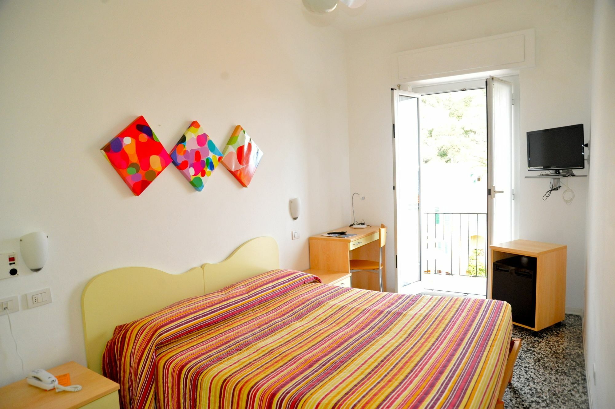 Hotel Al Capo Varigotti Bagian luar foto